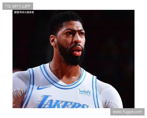 阿尔丰索·戴维斯本赛季攻防表现持续提升解析 阿尔丰索·戴维斯本赛季攻防表现持续提升解析